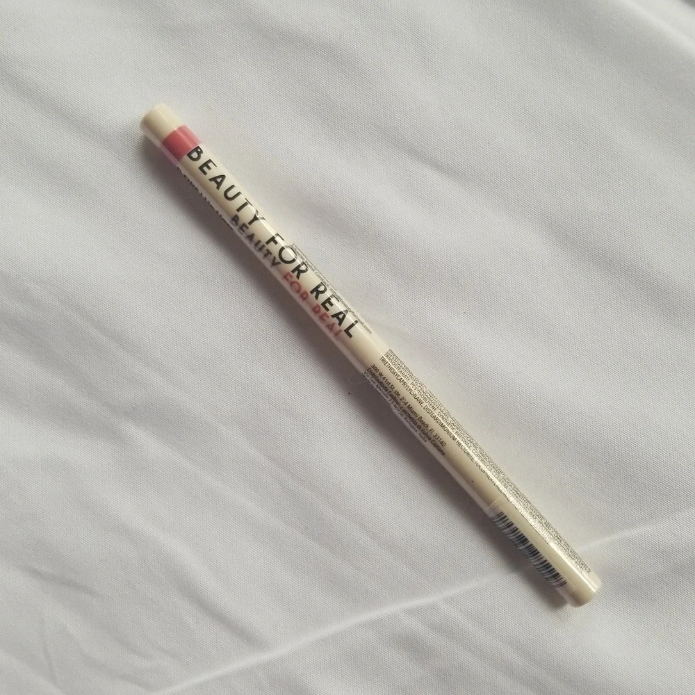 4/25 bundle item. Beauty For Real D-FINE Lip Liner in Universal Cool
